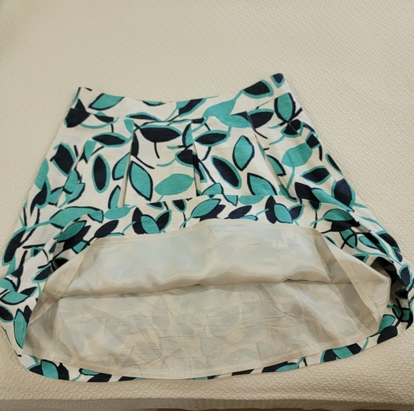 BCBG Max Azria Silk Linen Blend Skirt Size 8 Leaf Print A-Line Pleated Pockets - Picture 12 of 16